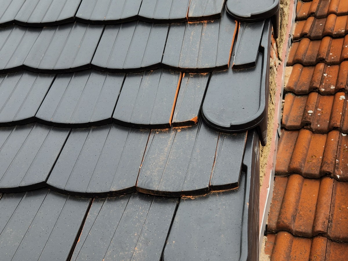 Dachdeckermeister Betrieb präsentiert die Biberschwanzdeckung